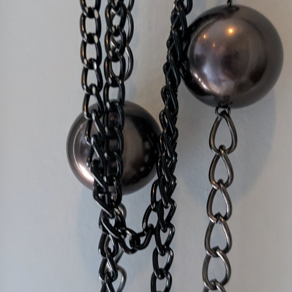 Chunky double chain necklace.